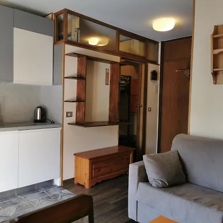 Hostdomus - Central Ski * Sestriere